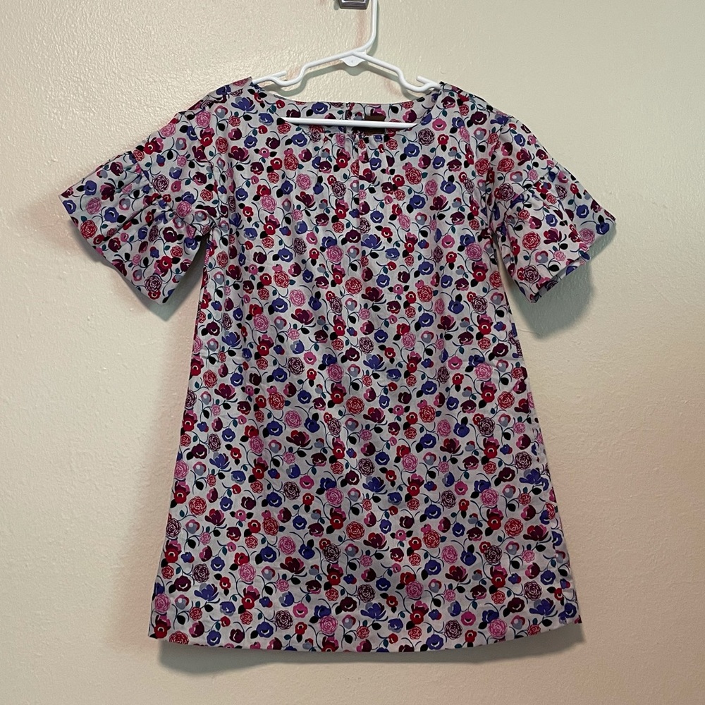 Tea Collection Dress- Silver/Gray with Flower Pattern - Size 5